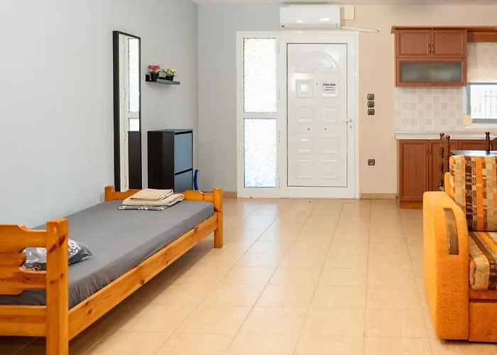 Ilias Apartment *
