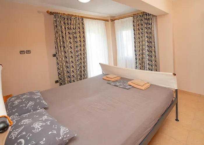 Ilias Apartment *